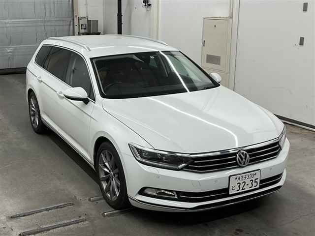 35106 Volkswagen Passat variant 3CCZE 2017 г. (MIRIVE Saitama)